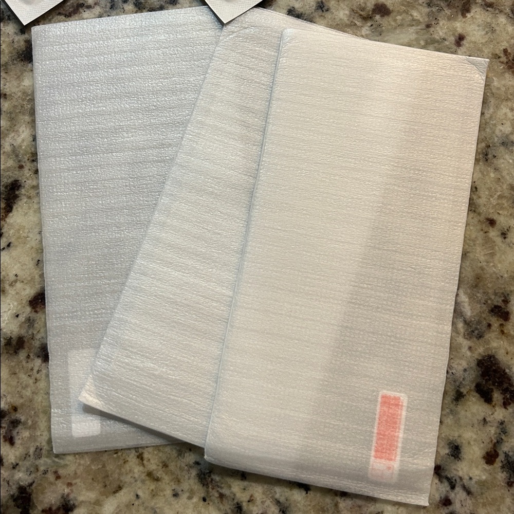 Ailun Tempered Glass Screen Protector Set - Picture 5 of 7
